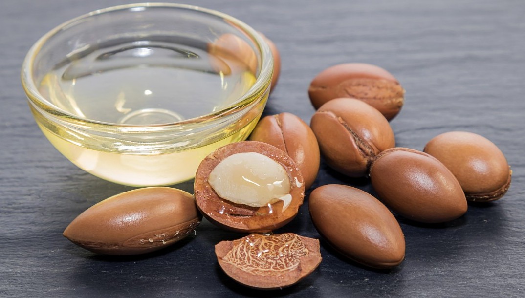 Manfaat Minyak Argan untuk kecantikan yang Bagus Untuk Wajah Bulu Mata & Rambut