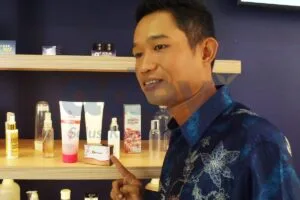 Kisah Sukses Akbar Tanjung Klinskin