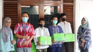 CSR Adev pada bulan Ramadhan Mei 2021 (Foto Bersama)