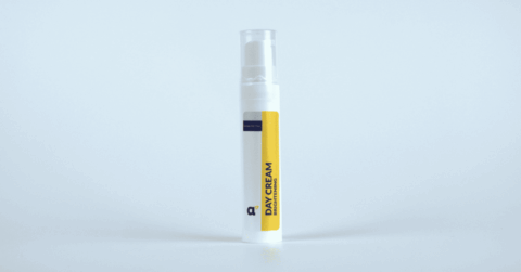 produk maklon brightening day cream atau krim siang untuk mencerahkan