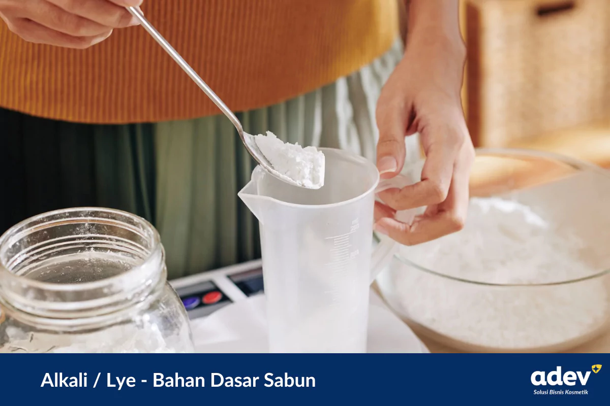 alkali atau lye adalah bahan dasar sabun