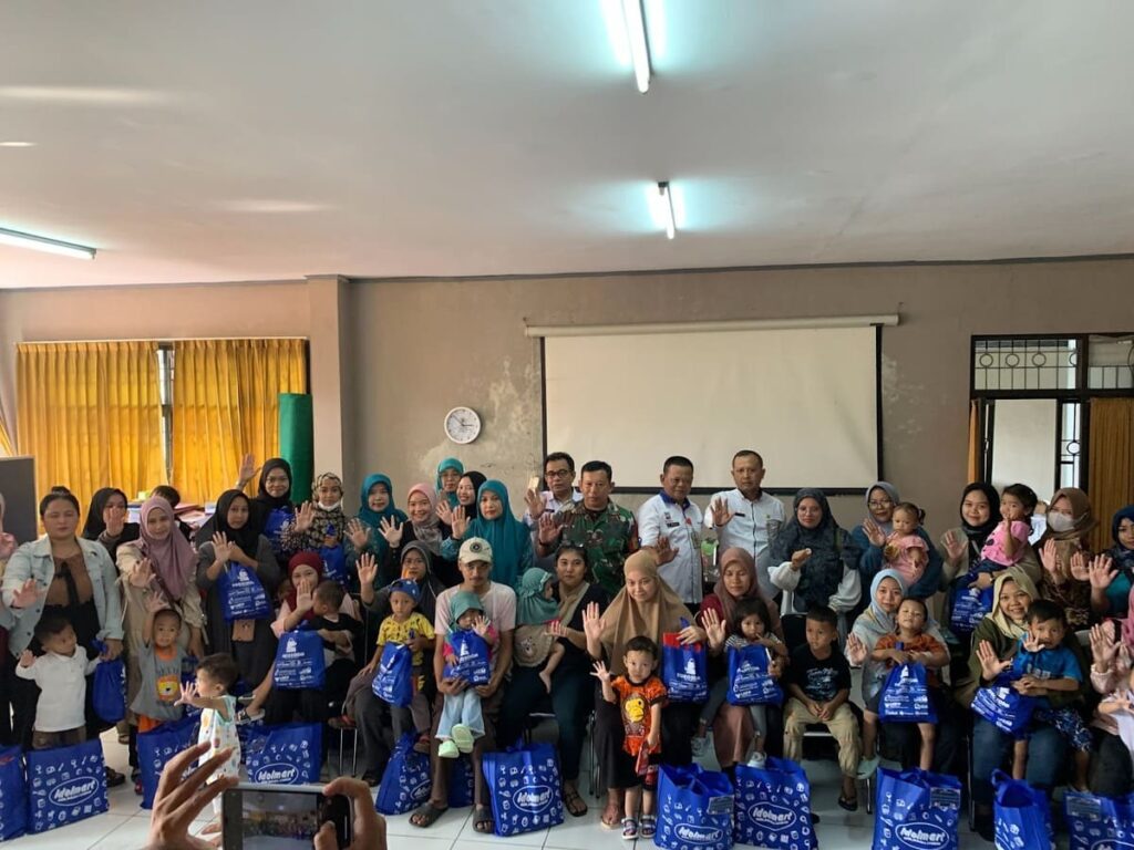 CSR - Adev Serahkan Bantuan untuk Anak Berisiko Stunting di Wilayah Kelurahan Curug Mekar Mei 2024