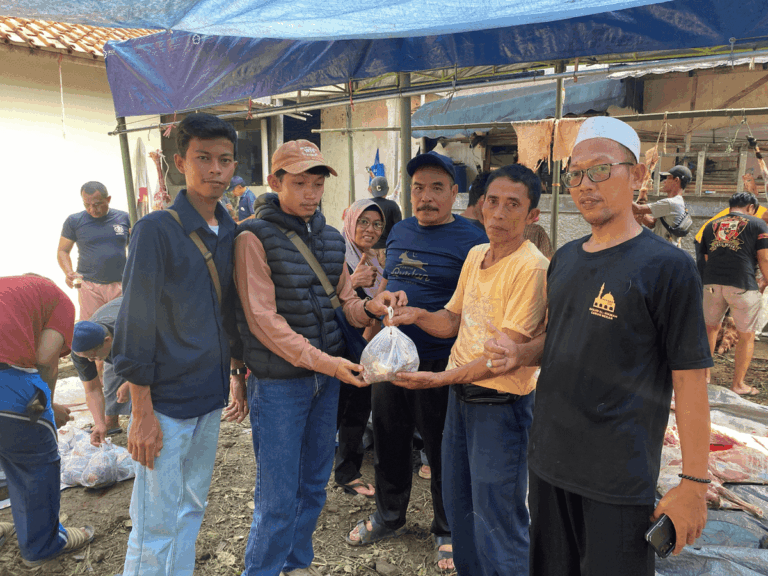 Idul Adha 1445H, 7 karyawan terbaik wakili Adev berkurban