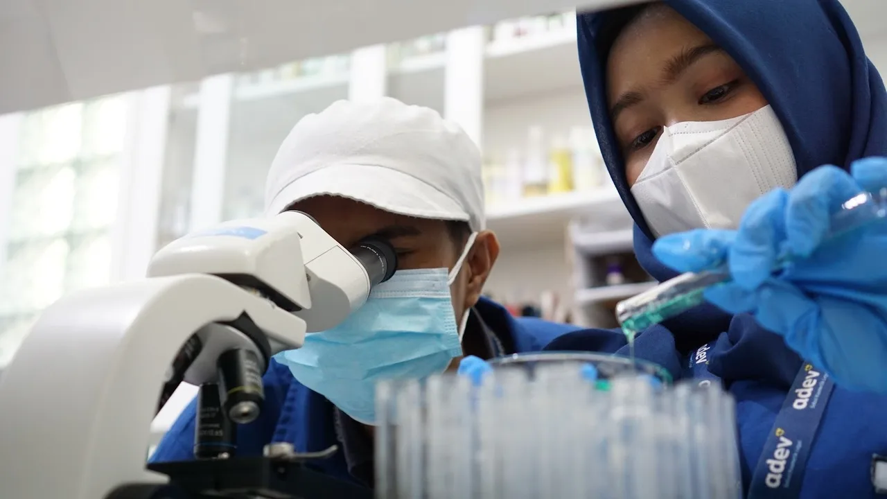 Fasilitas Laboratorium di PabrikMaklon Kosmetik 6