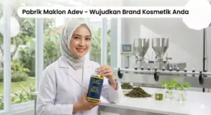 Ilustrasi ilmuwan kosmetik berhijab di laboratorium pabrik maklon Adev memegang botol skincare berkualitas tinggi di Bogor.