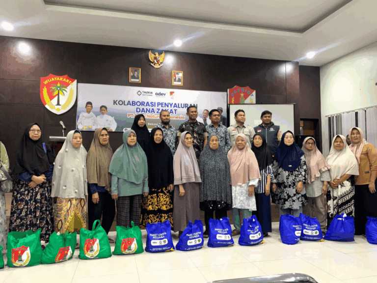 Berkolaborasi dengan Kodim Bekasi dan Tazkia Baitulmal, PT Adev Natural Indonesia Salurkan 100 Paket Pangan